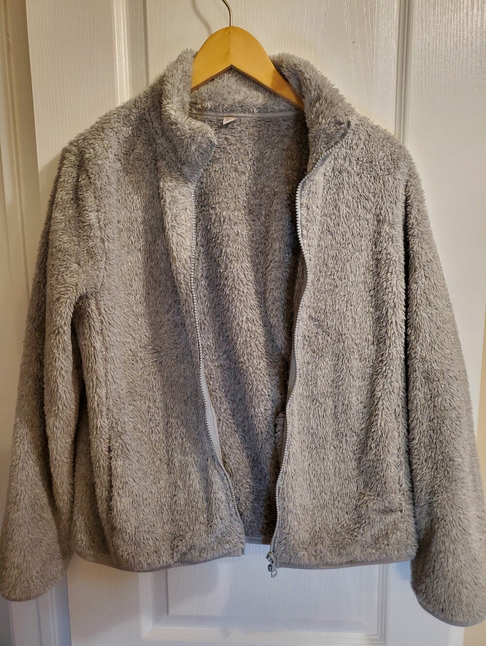 Uniqlo Plush Zip Front Jacket